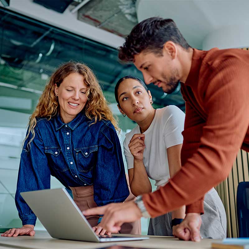 Employees answering LMS questions